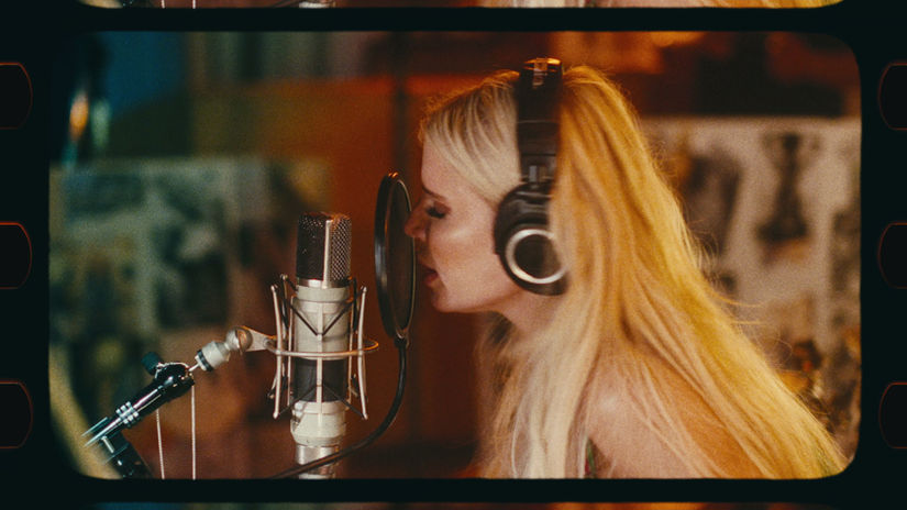 Jessica Simpson - Fade (Official Music Video)